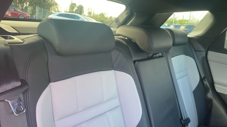 Land Rover Range Rover Evoque 1.5 P300e Evoque Edition 5dr Auto Hatchback